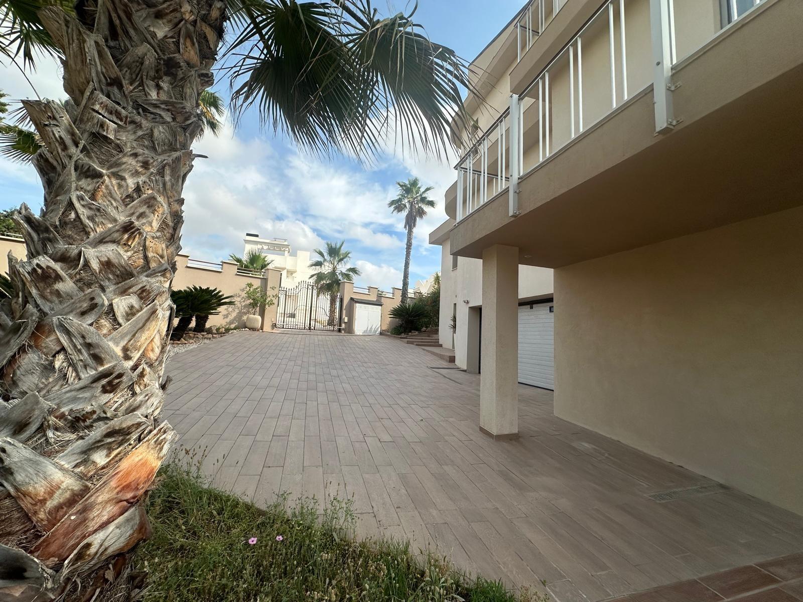 4 Bed, 4 Bath, HouseFor Sale, Ciudad Quesada, Alicante