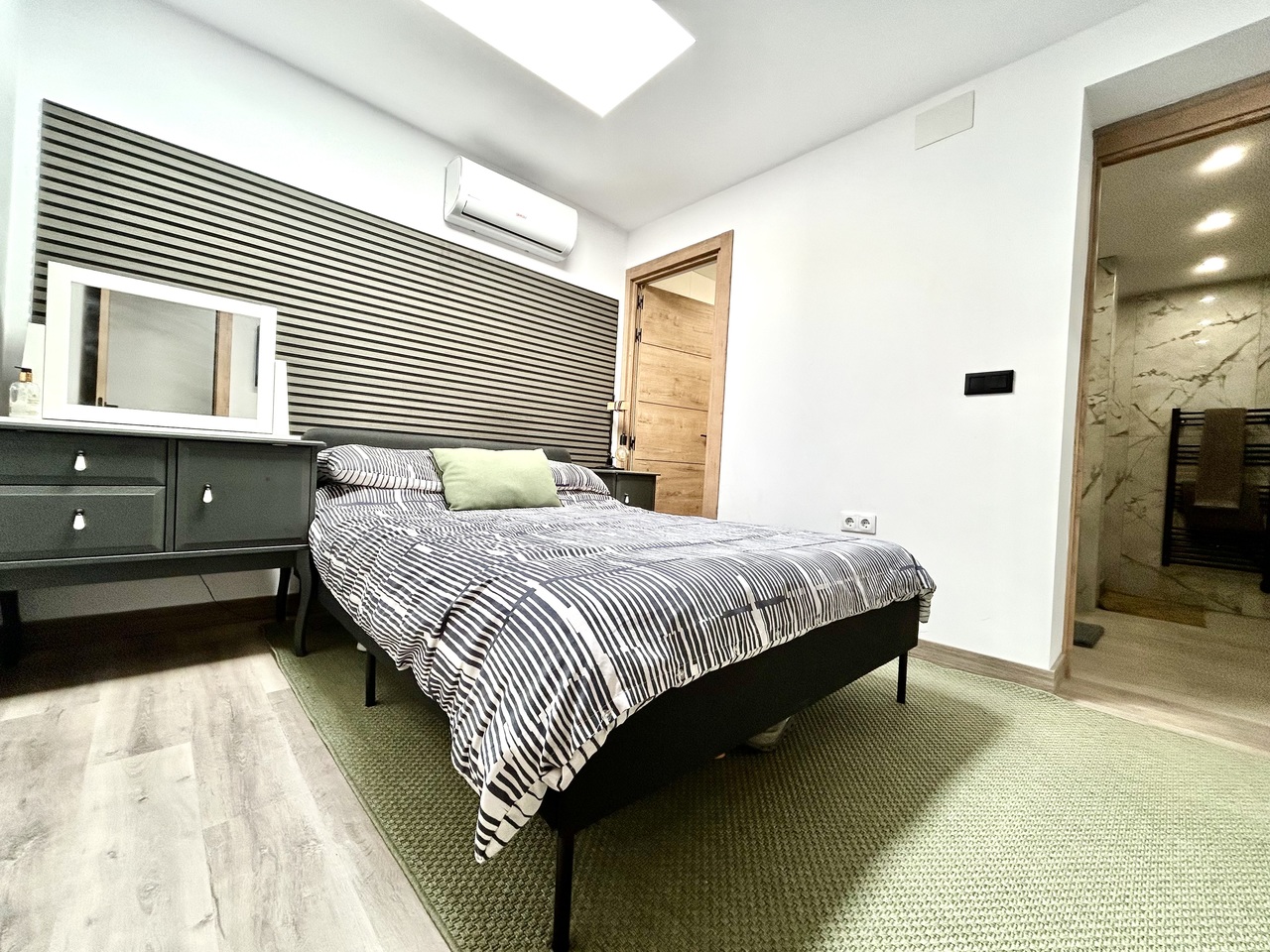 4 Bed, 2 Bath, HouseFor Sale, San Miguel de Salinas, Alicante