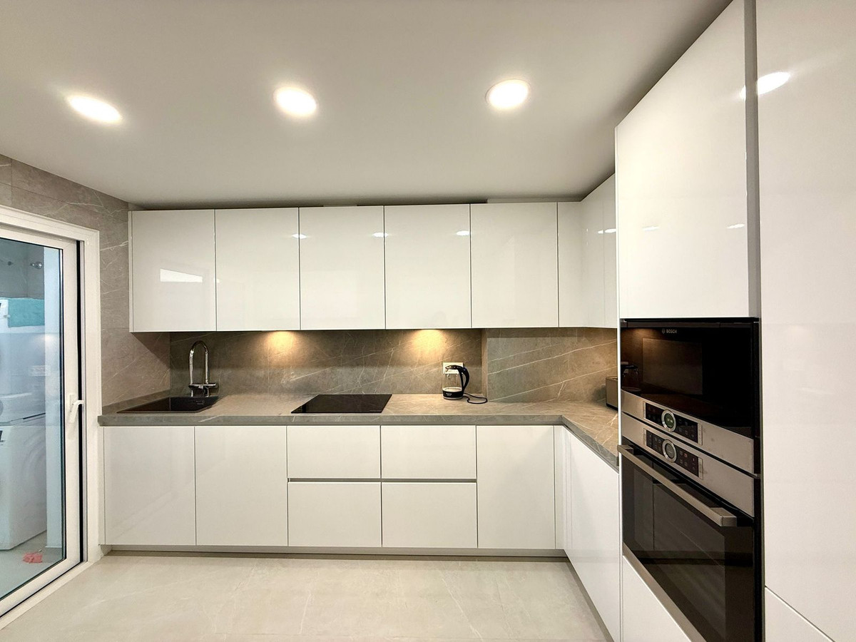 3 Bed, 3 Bath, ApartmentFor Sale, Puerto Banus, Malaga
