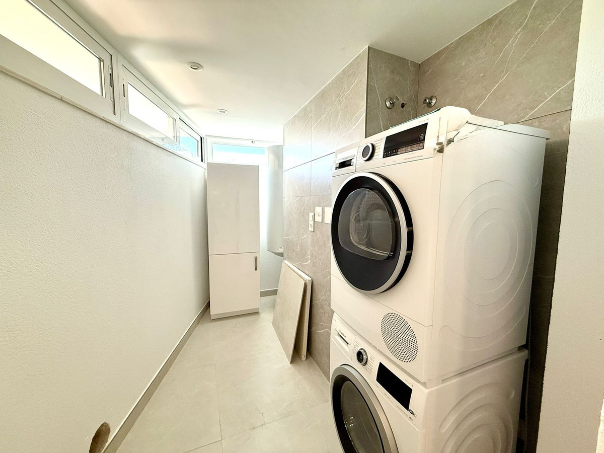 3 Bed, 3 Bath, ApartmentFor Sale, Puerto Banus, Malaga