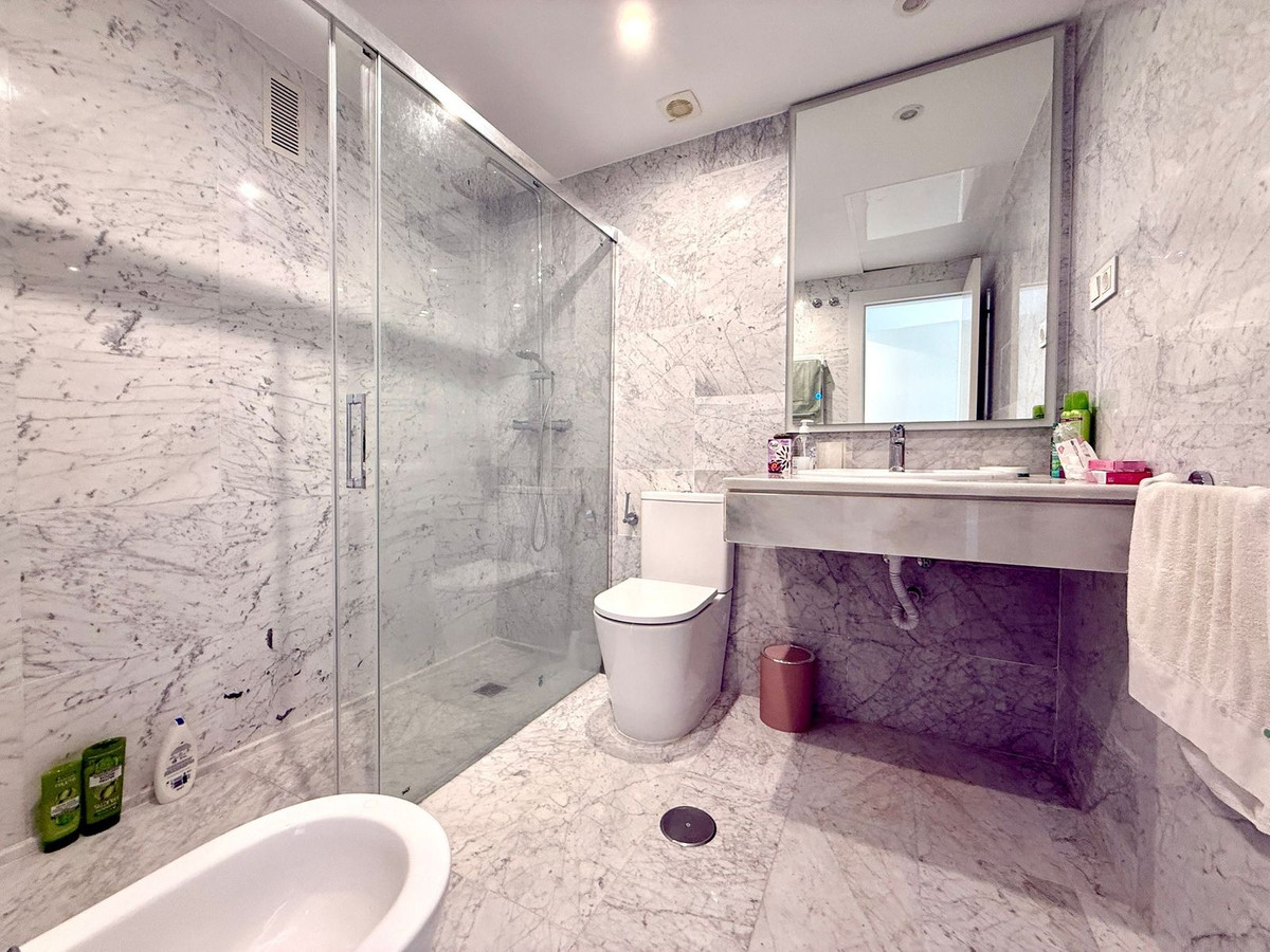 3 Bed, 3 Bath, ApartmentFor Sale, Puerto Banus, Malaga