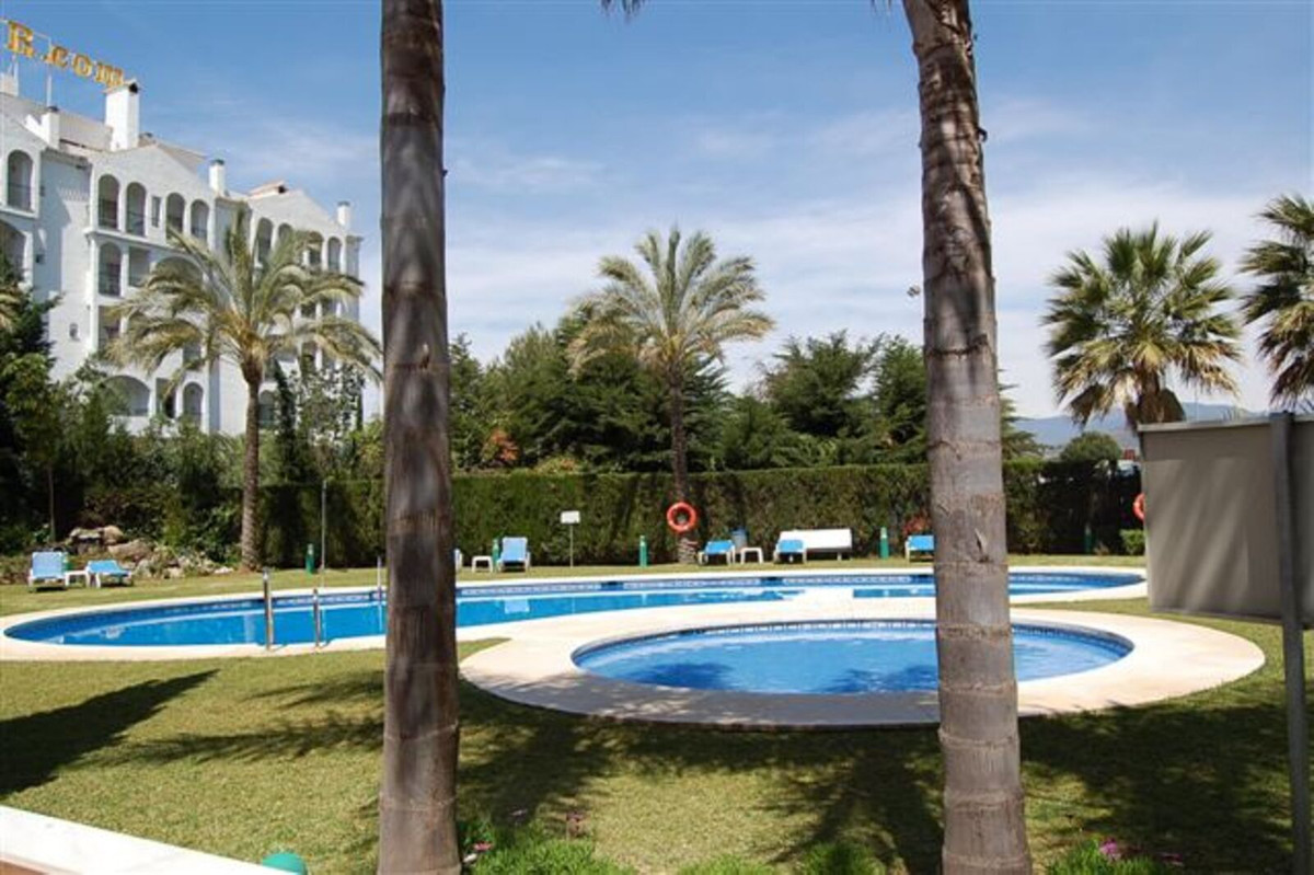 3 Bed, 3 Bath, ApartmentFor Sale, Puerto Banus, Malaga