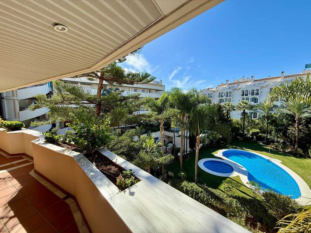 3 Bed, 3 Bath, ApartmentFor Sale, Puerto Banus, Malaga