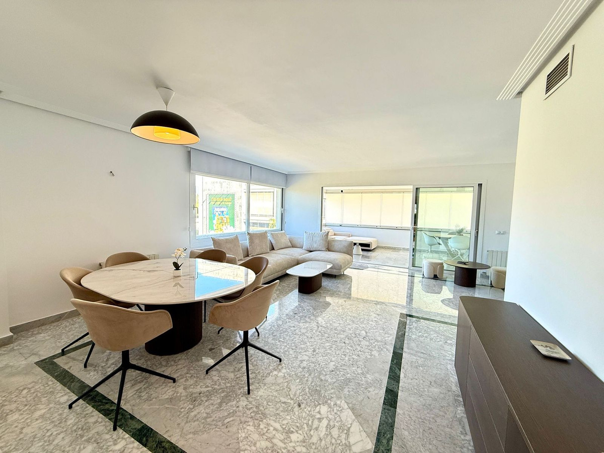 3 Bed, 3 Bath, ApartmentFor Sale, Puerto Banus, Malaga