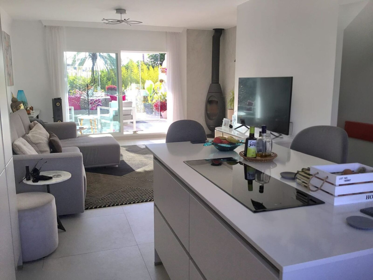 3 Bed, 3 Bath, HouseFor Sale, El Paraiso, Malaga