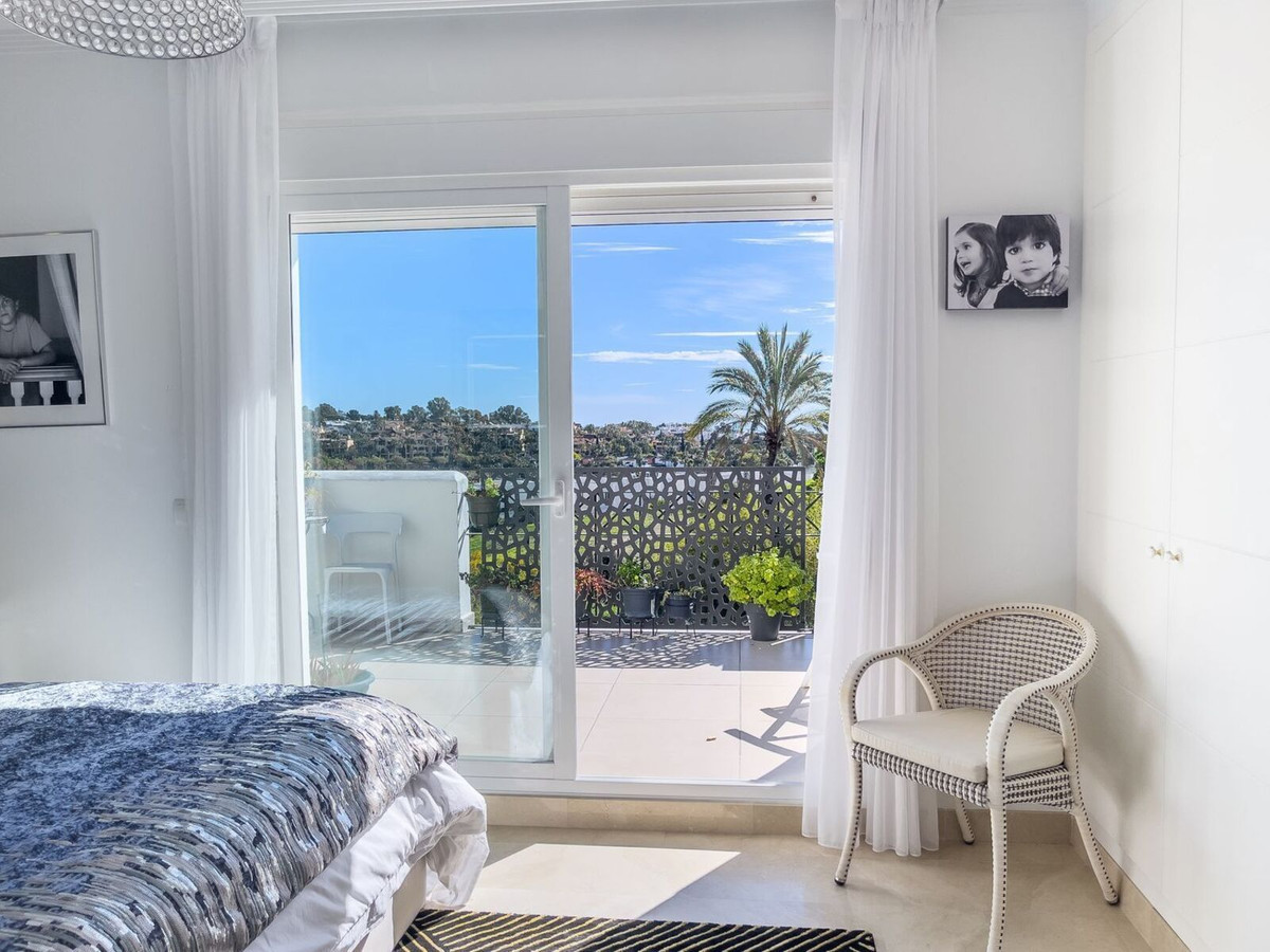 3 Bed, 3 Bath, HouseFor Sale, El Paraiso, Malaga