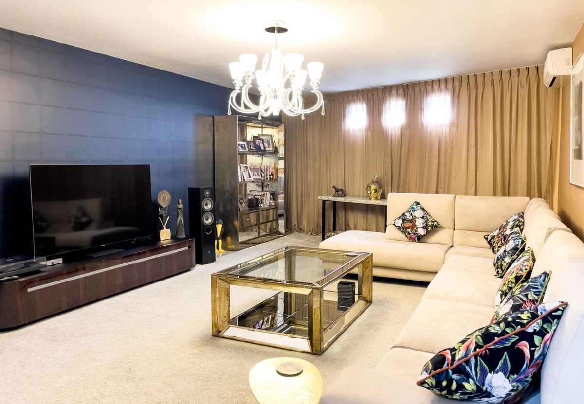 3 Bed, 3 Bath, HouseFor Sale, El Paraiso, Malaga