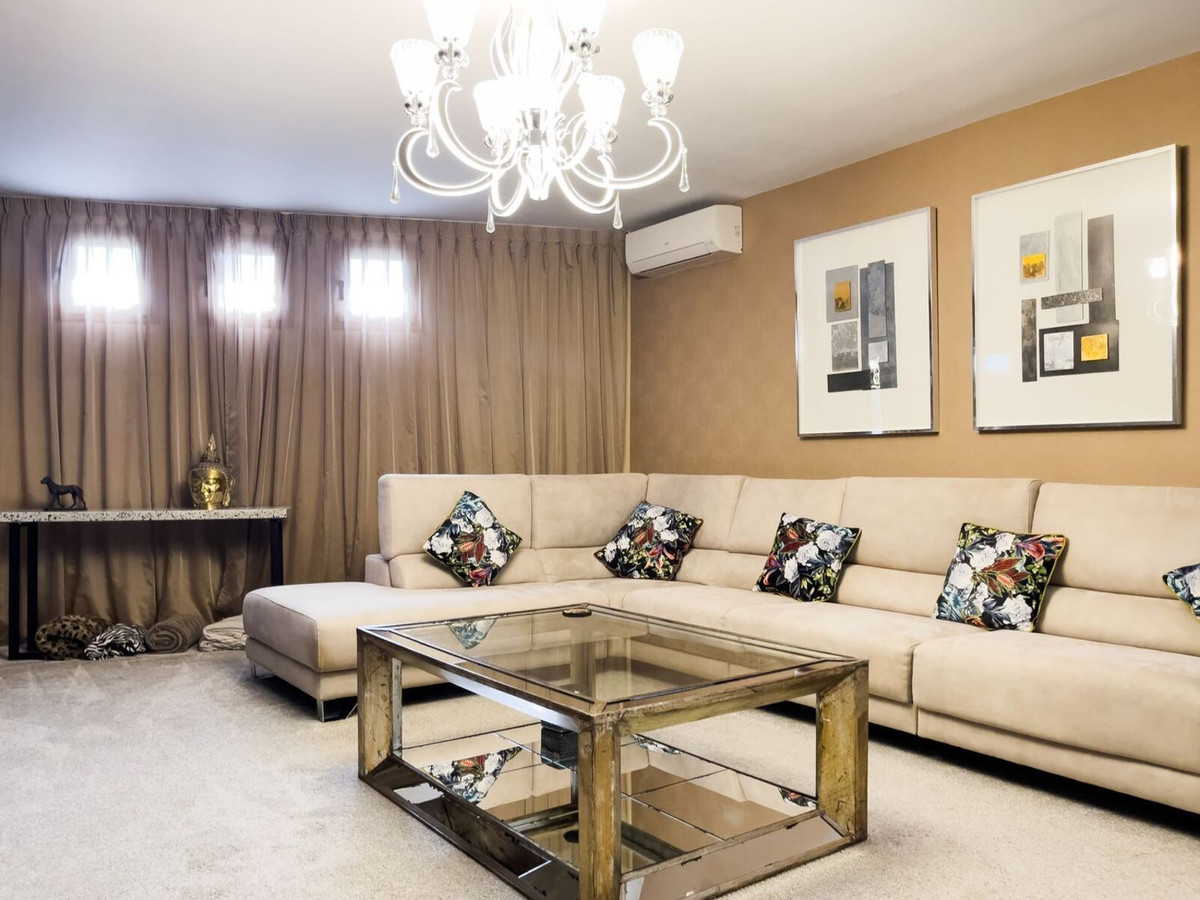 3 Bed, 3 Bath, HouseFor Sale, El Paraiso, Malaga