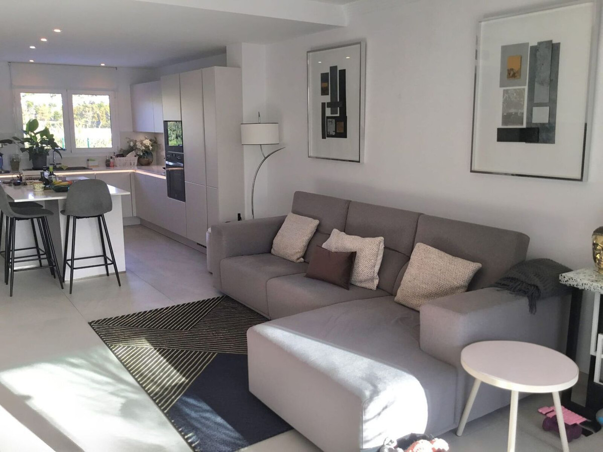 3 Bed, 3 Bath, HouseFor Sale, El Paraiso, Malaga