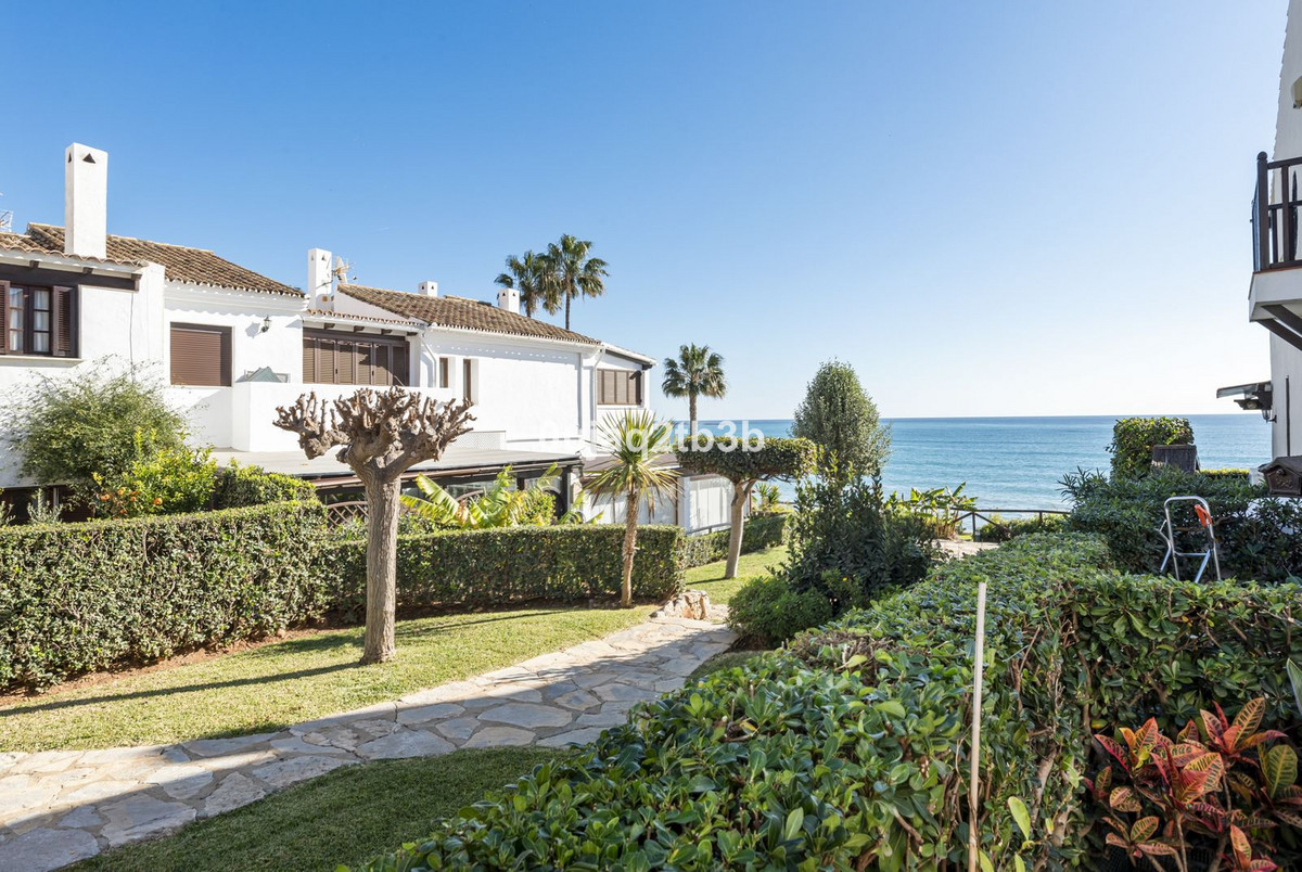 2 Bed, 1 Bath, HouseFor Sale, Estepona, Malaga