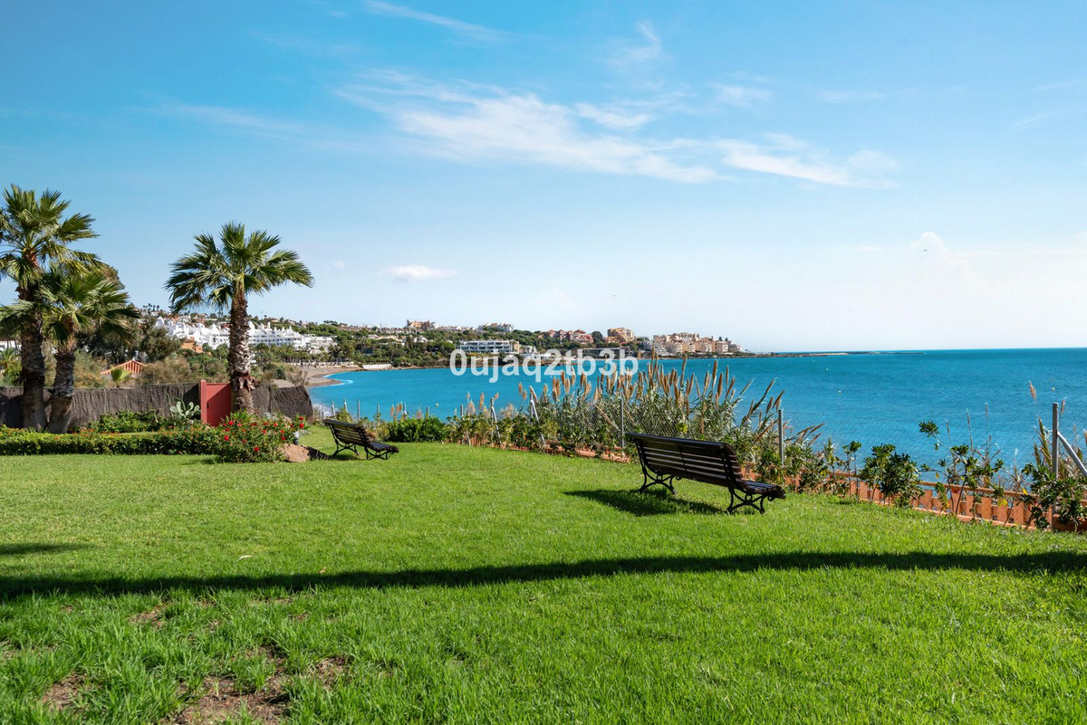 2 Bed, 1 Bath, HouseFor Sale, Estepona, Malaga