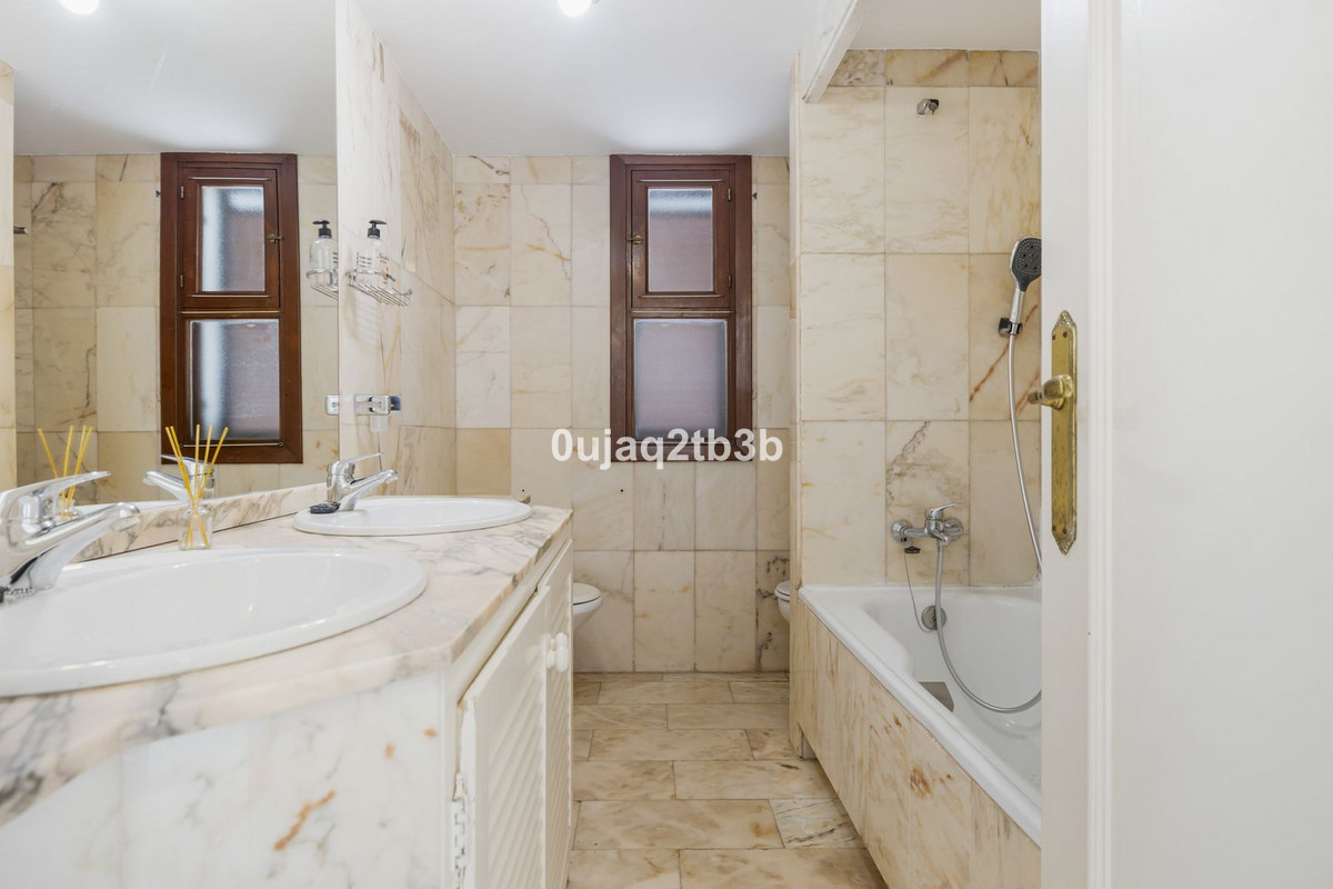 2 Bed, 1 Bath, HouseFor Sale, Estepona, Malaga