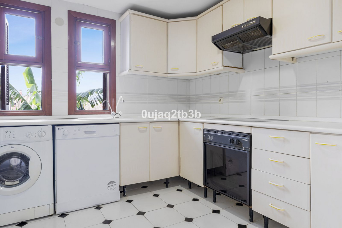 2 Bed, 1 Bath, HouseFor Sale, Estepona, Malaga