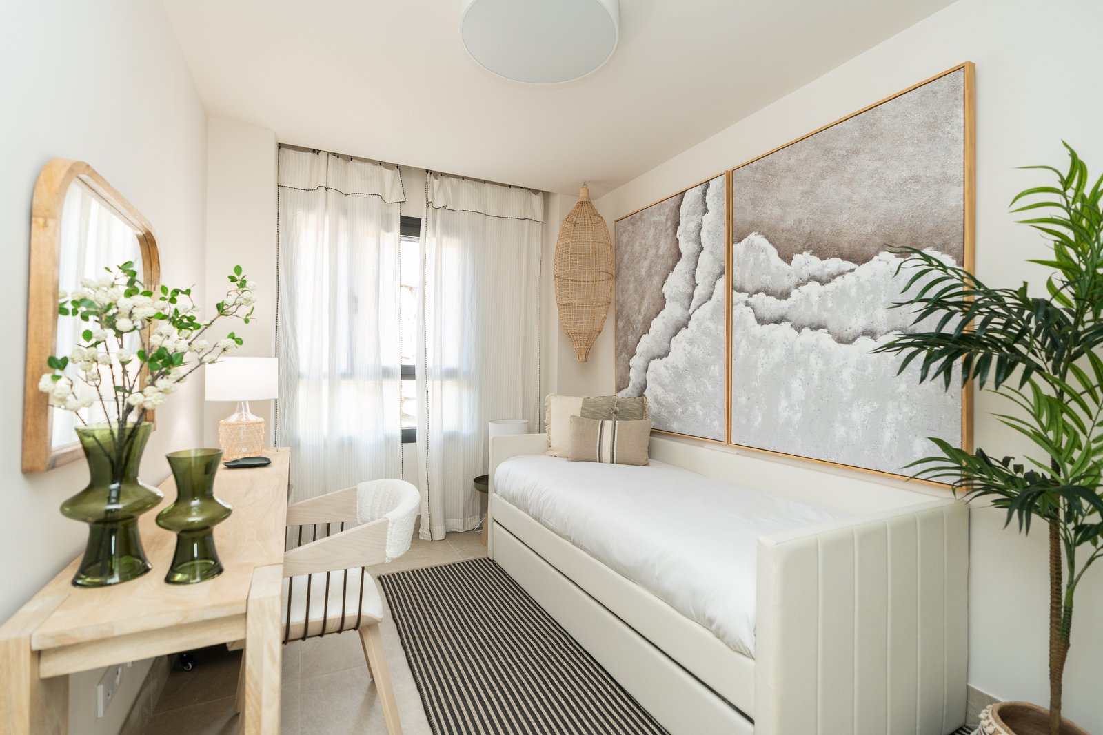 3 Bed, 2 Bath, ApartmentFor Sale, Benahavis, Malaga