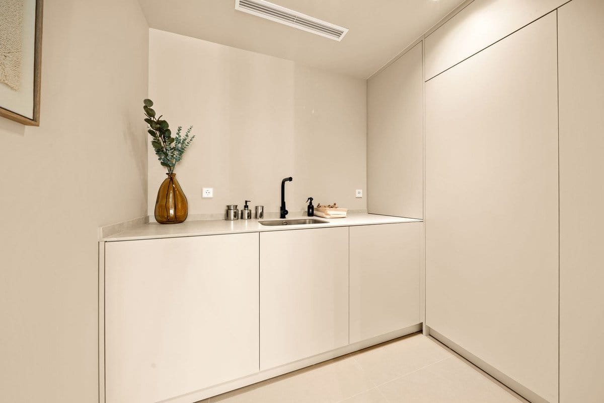 3 Bed, 4 Bath, ApartmentFor Sale, Benahavis, Malaga