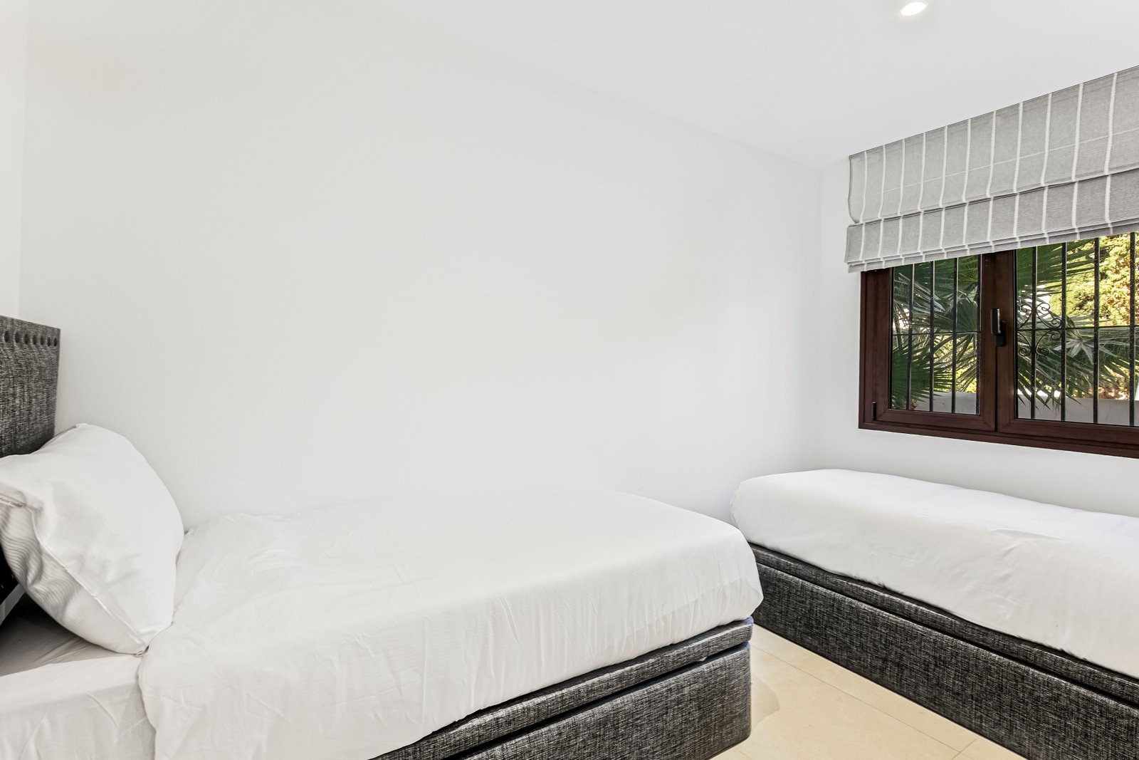 4 Bed, 3 Bath, ApartmentFor Sale, Marbella, Malaga