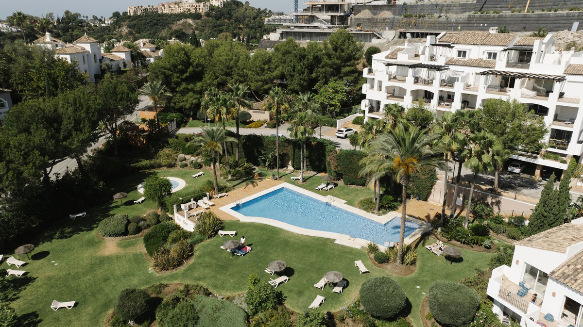 3 Bed, 3 Bath, ApartmentFor Sale, Benahavis, Malaga