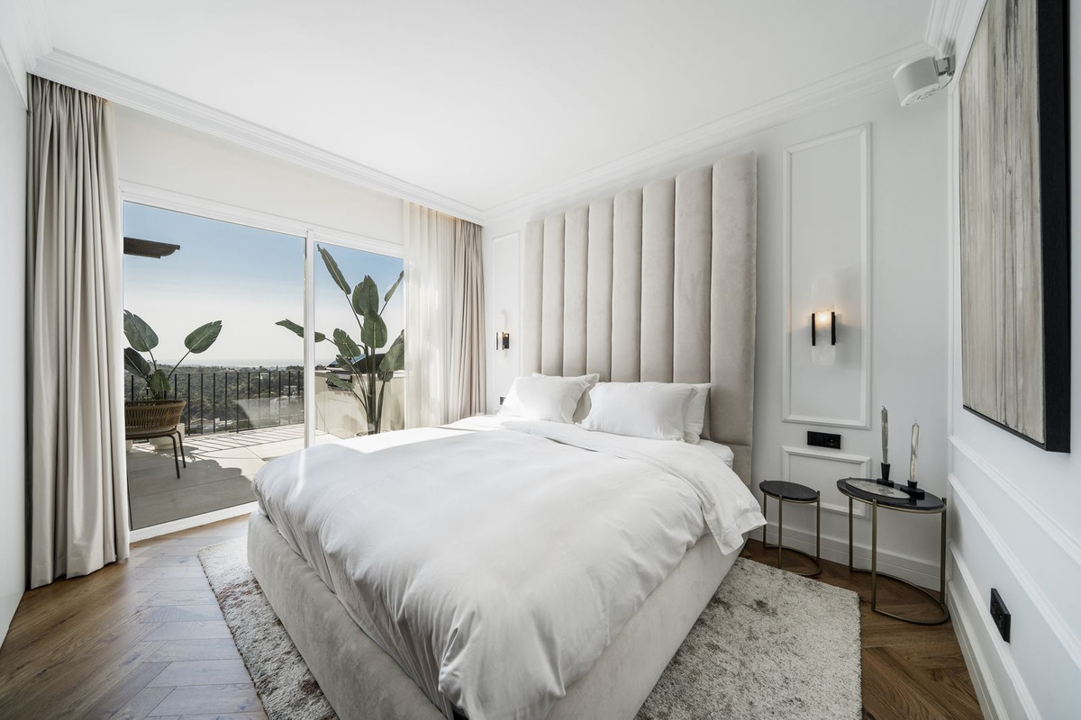 3 Bed, 3 Bath, ApartmentFor Sale, Benahavis, Malaga