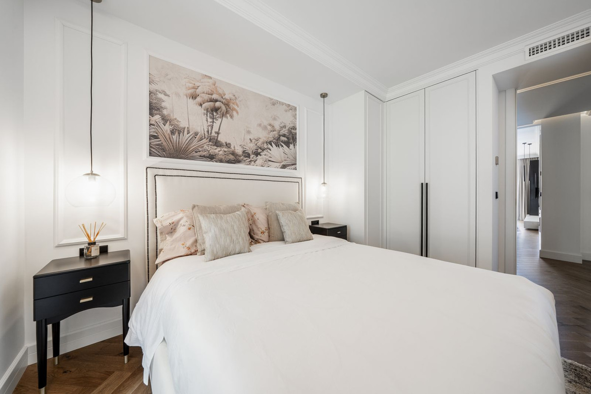 3 Bed, 3 Bath, ApartmentFor Sale, Benahavis, Malaga