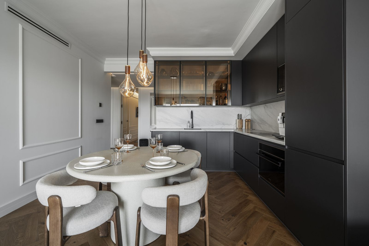 3 Bed, 3 Bath, ApartmentFor Sale, Benahavis, Malaga