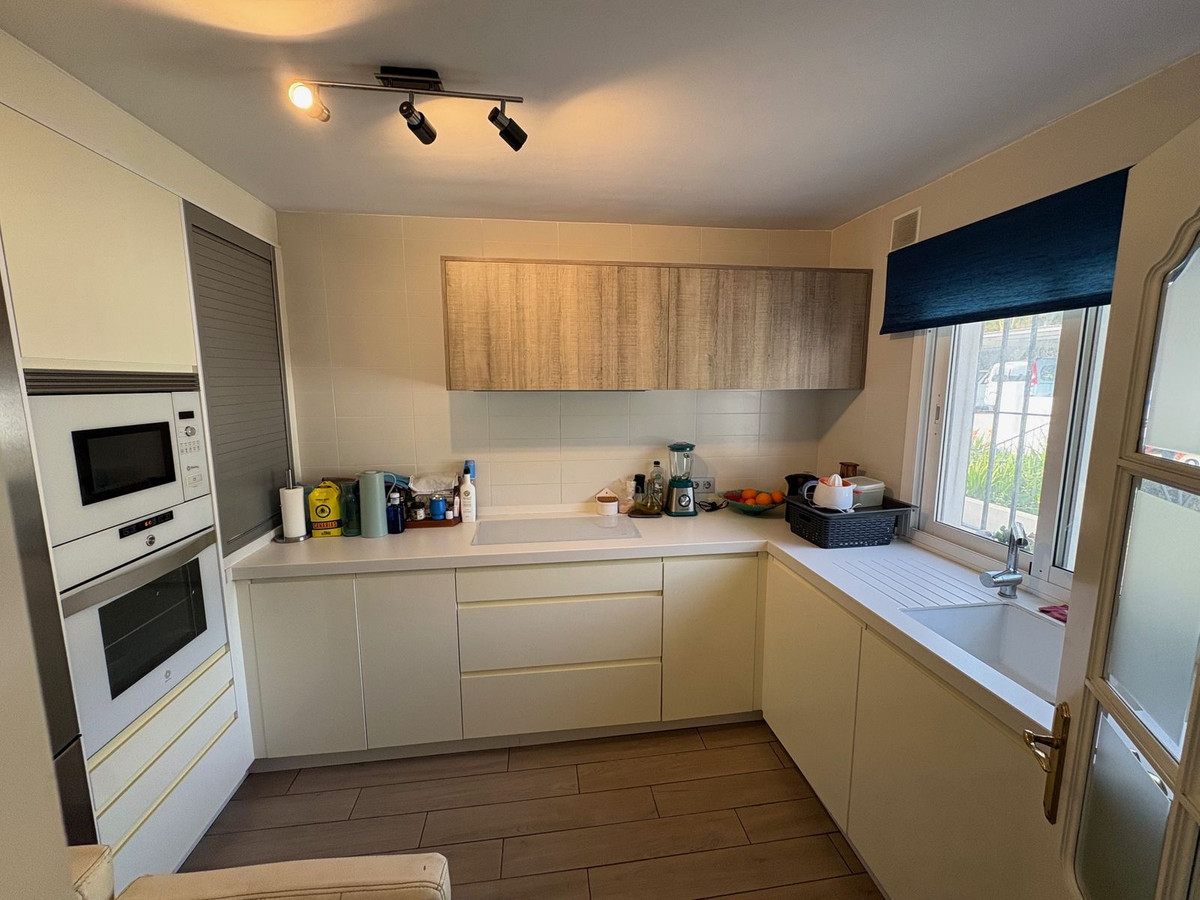 3 Bed, 2 Bath, HouseFor Sale, Estepona, Malaga