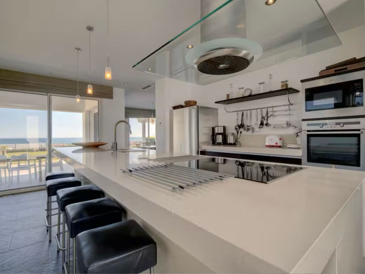 6 Bed, 5 Bath, HouseFor Sale, Manilva, Malaga