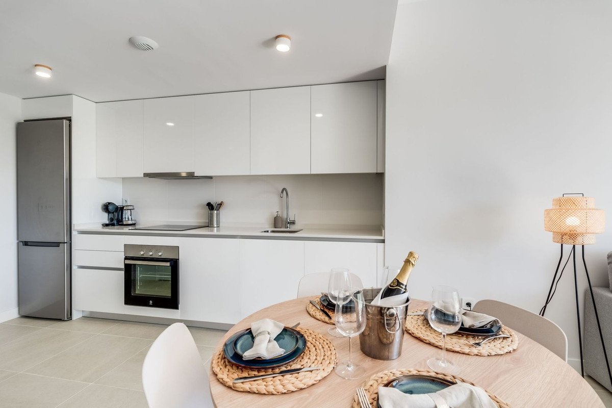 1 Bed, 1 Bath, ApartmentFor Sale, Estepona, Malaga