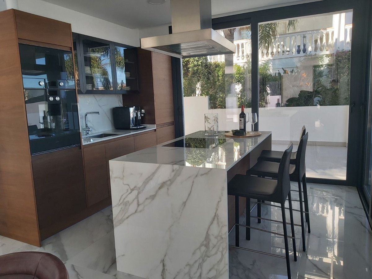 3 Bed, 4 Bath, HouseFor Sale, Estepona, Malaga