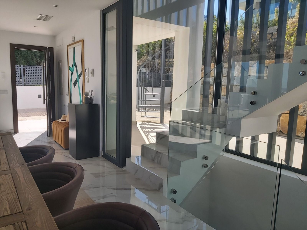 3 Bed, 4 Bath, HouseFor Sale, Estepona, Malaga
