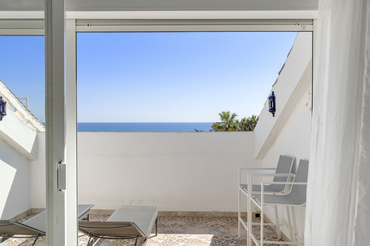 3 Bed, 3 Bath, HouseFor Sale, Estepona, Malaga