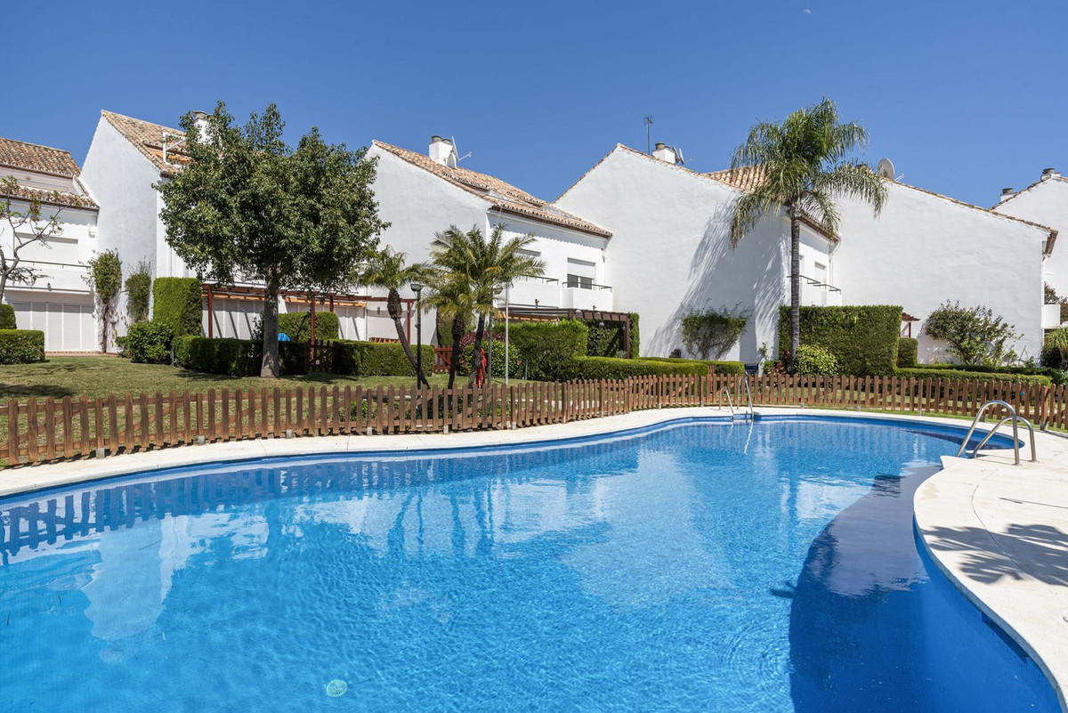 3 Bed, 3 Bath, HouseFor Sale, Estepona, Malaga