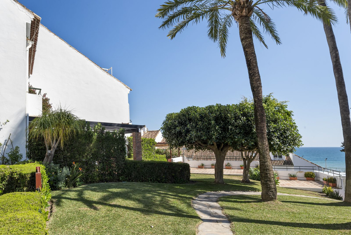 3 Bed, 3 Bath, HouseFor Sale, Estepona, Malaga