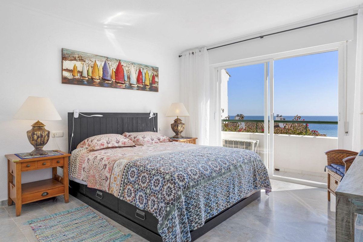 3 Bed, 3 Bath, HouseFor Sale, Estepona, Malaga