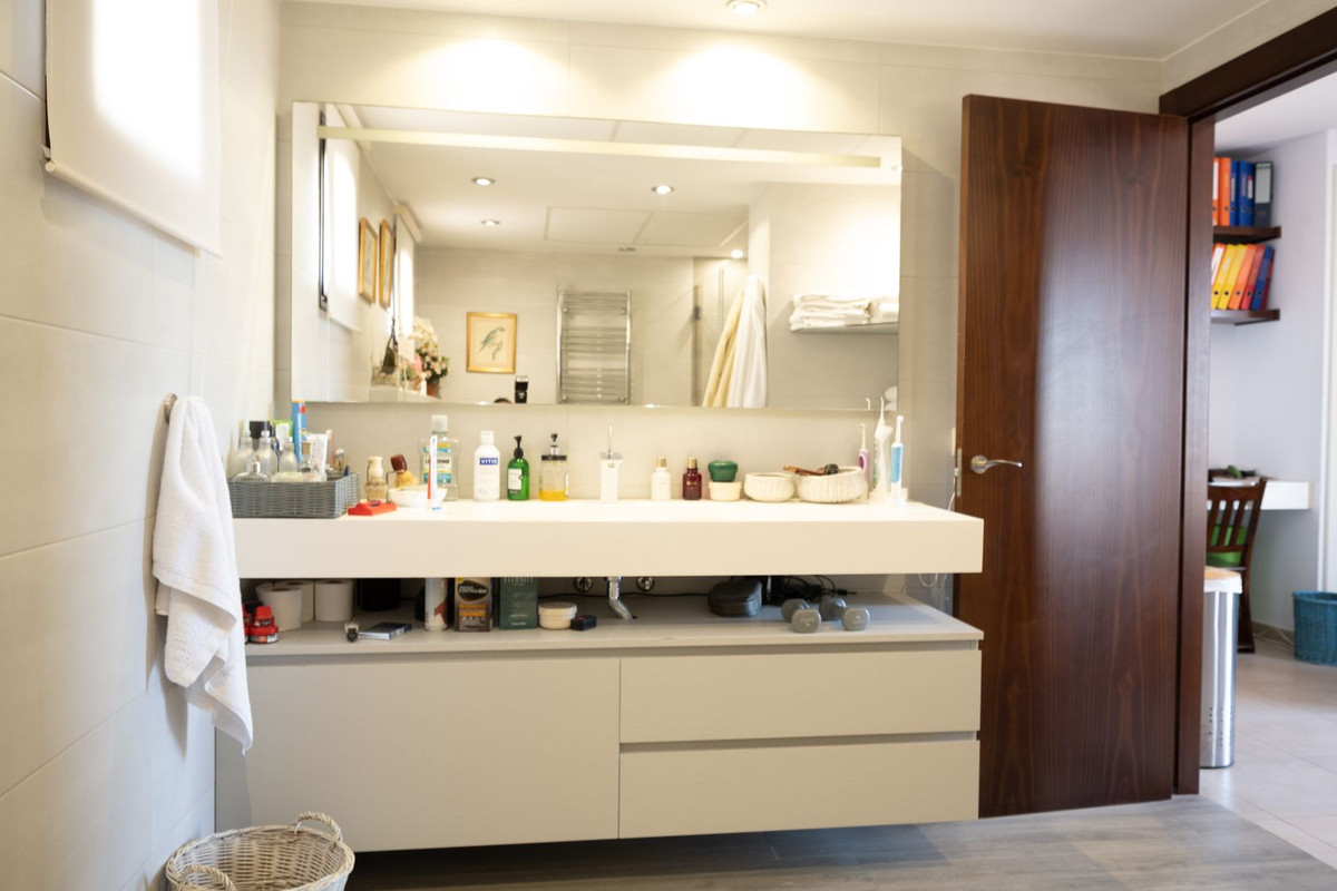 3 Bed, 3 Bath, ApartmentFor Sale, Los Monteros, Malaga