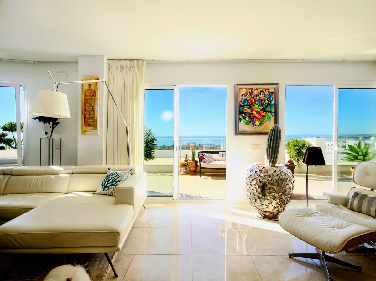 2 Bed, 2 Bath, ApartmentFor Sale, Los Monteros, Malaga