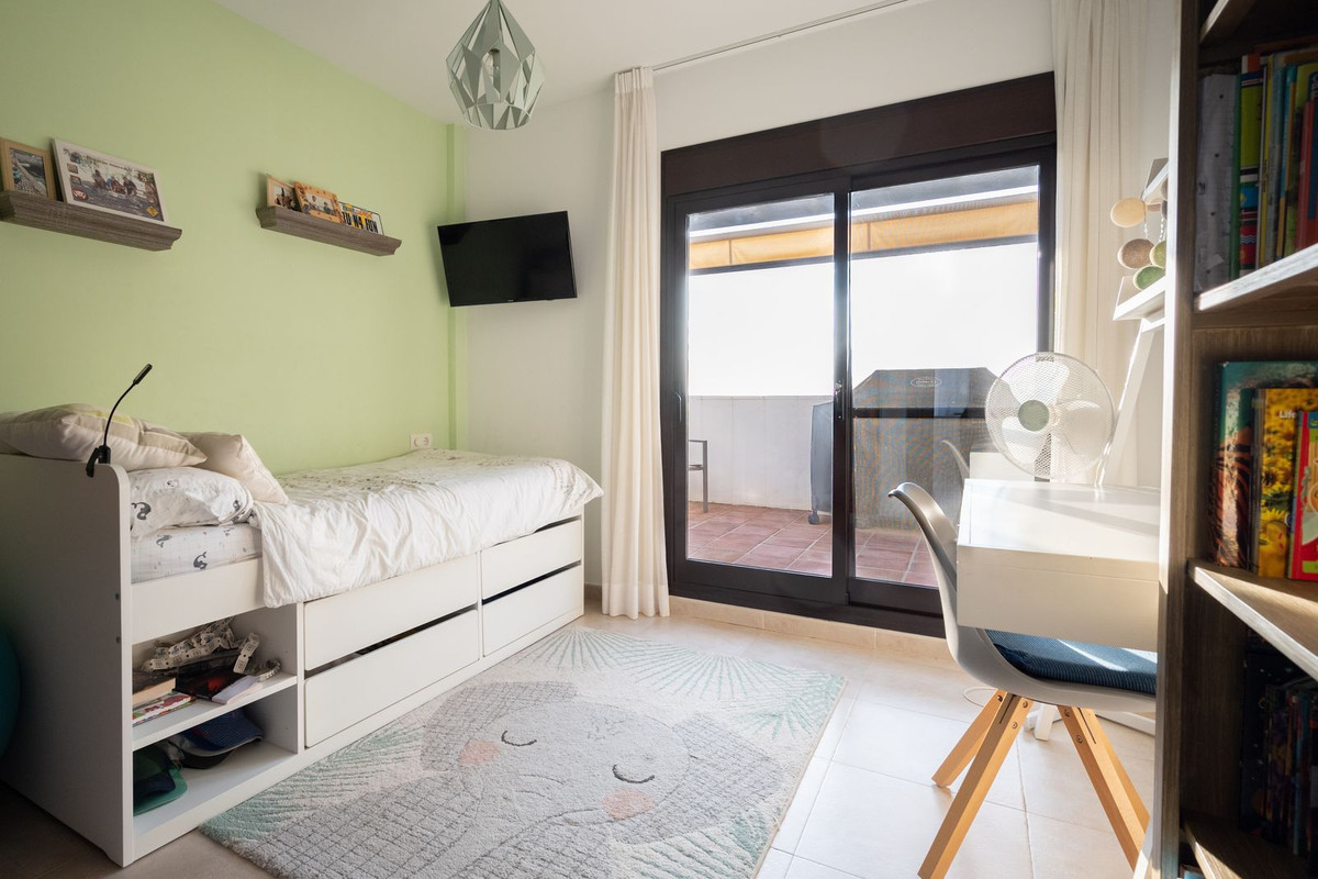 3 Bed, 4 Bath, ApartmentFor Sale, Los Monteros, Malaga