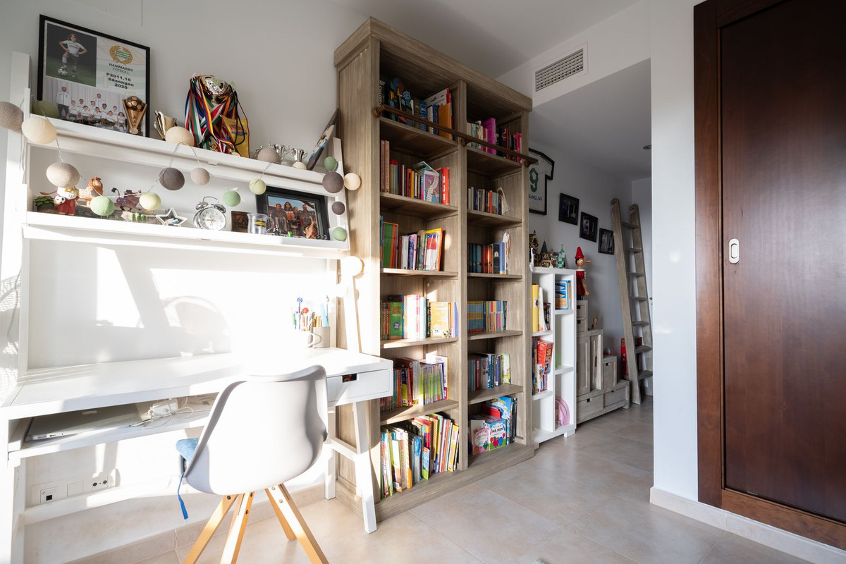 3 Bed, 4 Bath, ApartmentFor Sale, Los Monteros, Malaga