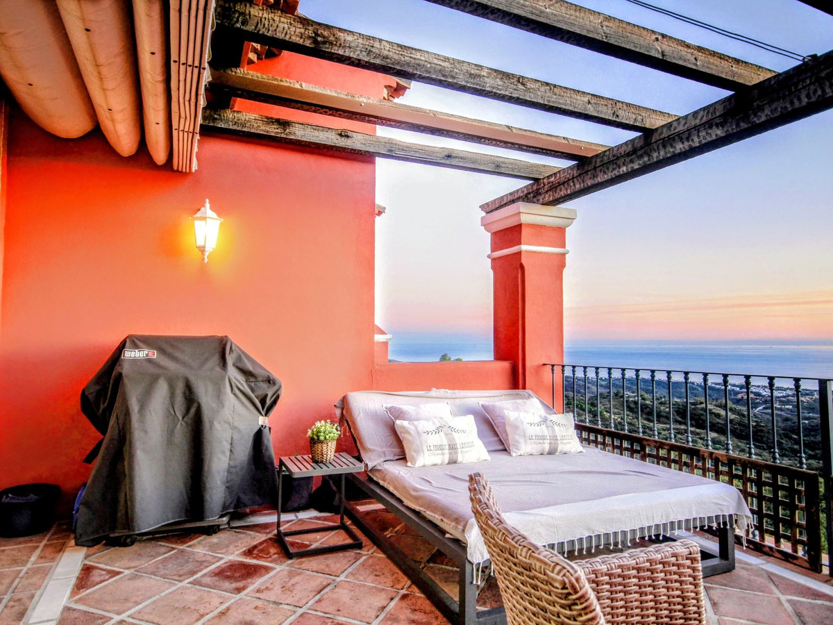 2 Bed, 2 Bath, ApartmentFor Sale, Elviria, Malaga