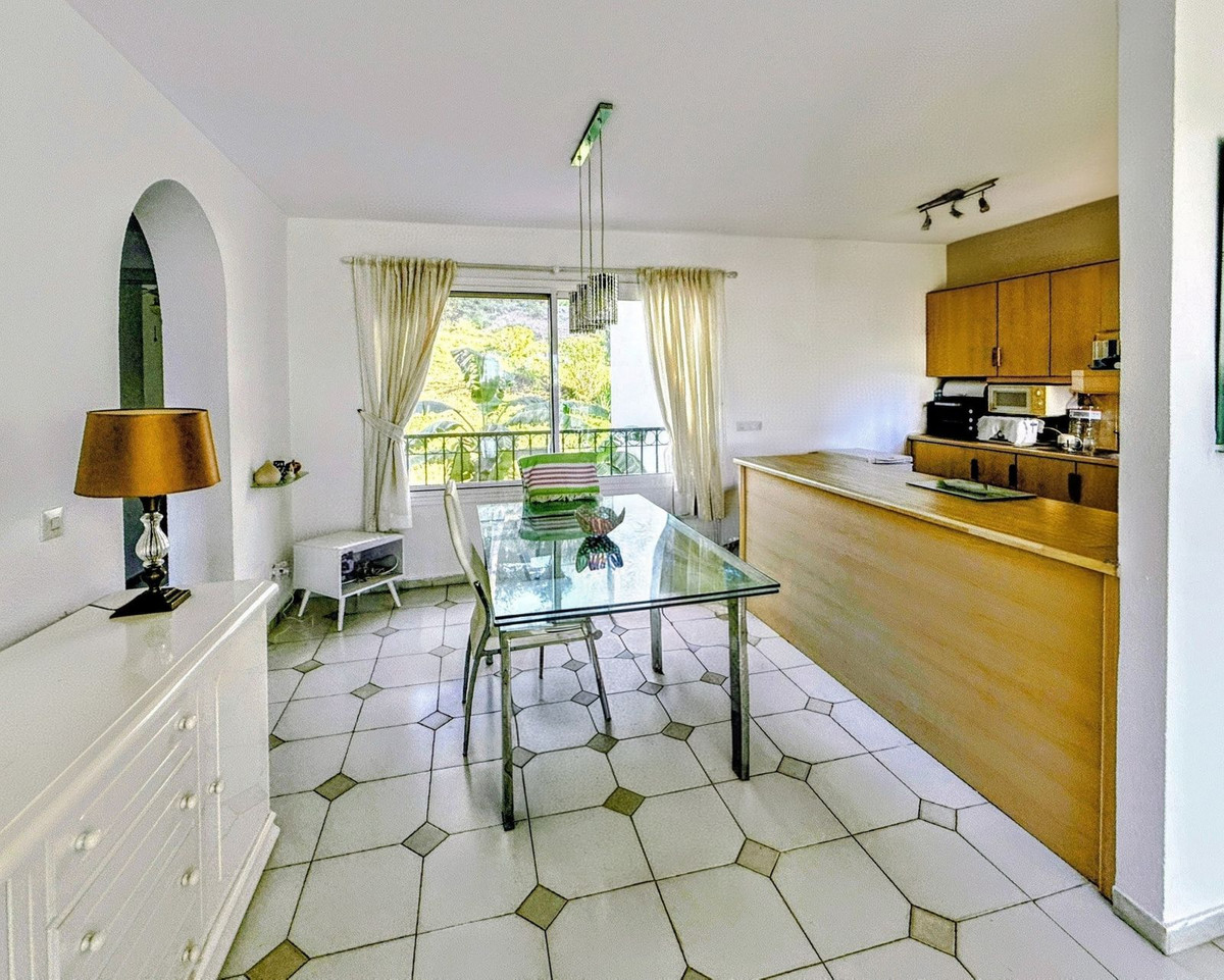 2 Bed, 2 Bath, ApartmentFor Sale, Miraflores, Malaga