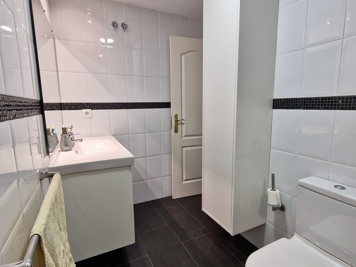 3 Bed, 2 Bath, ApartmentFor Sale, Riviera Del Sol, Malaga