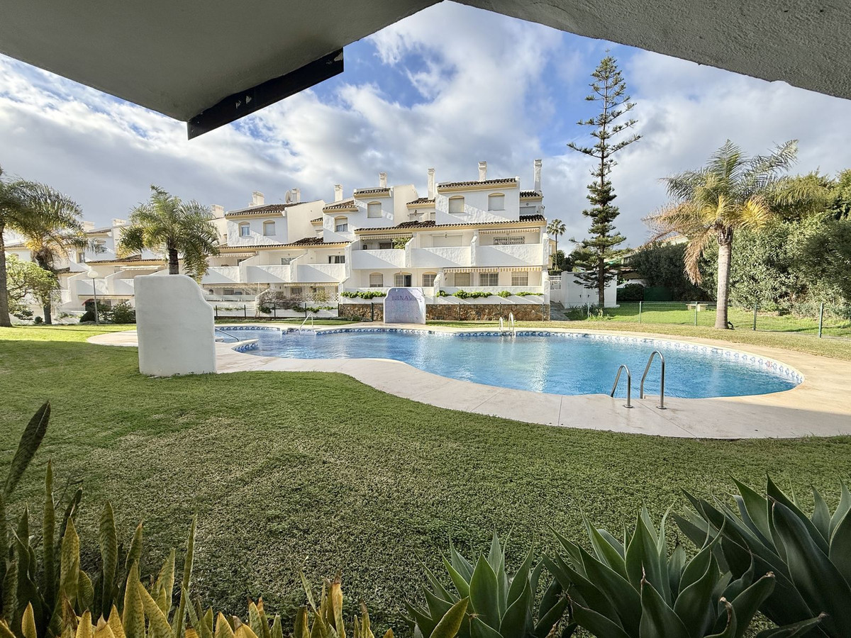 2 Bed, 1 Bath, ApartmentFor Sale, Calahonda, Malaga
