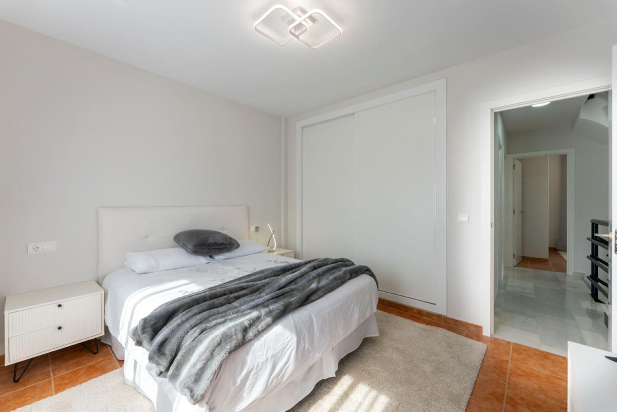 3 Bed, 3 Bath, HouseFor Sale, Artola, Malaga