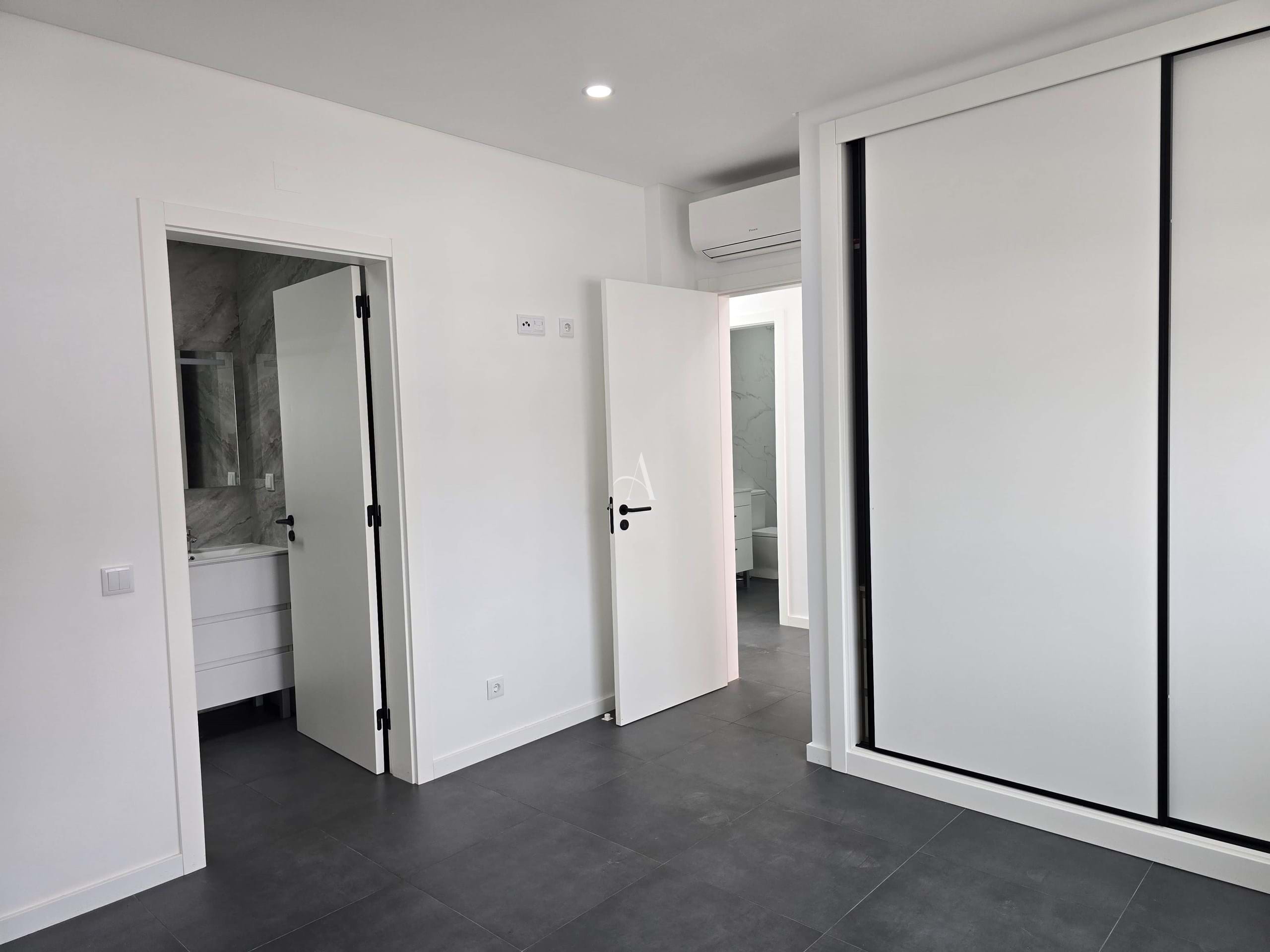 2 Bed, 2 Bath, HouseFor Sale, Sao Bras De Alportel, Faro, 8150-044