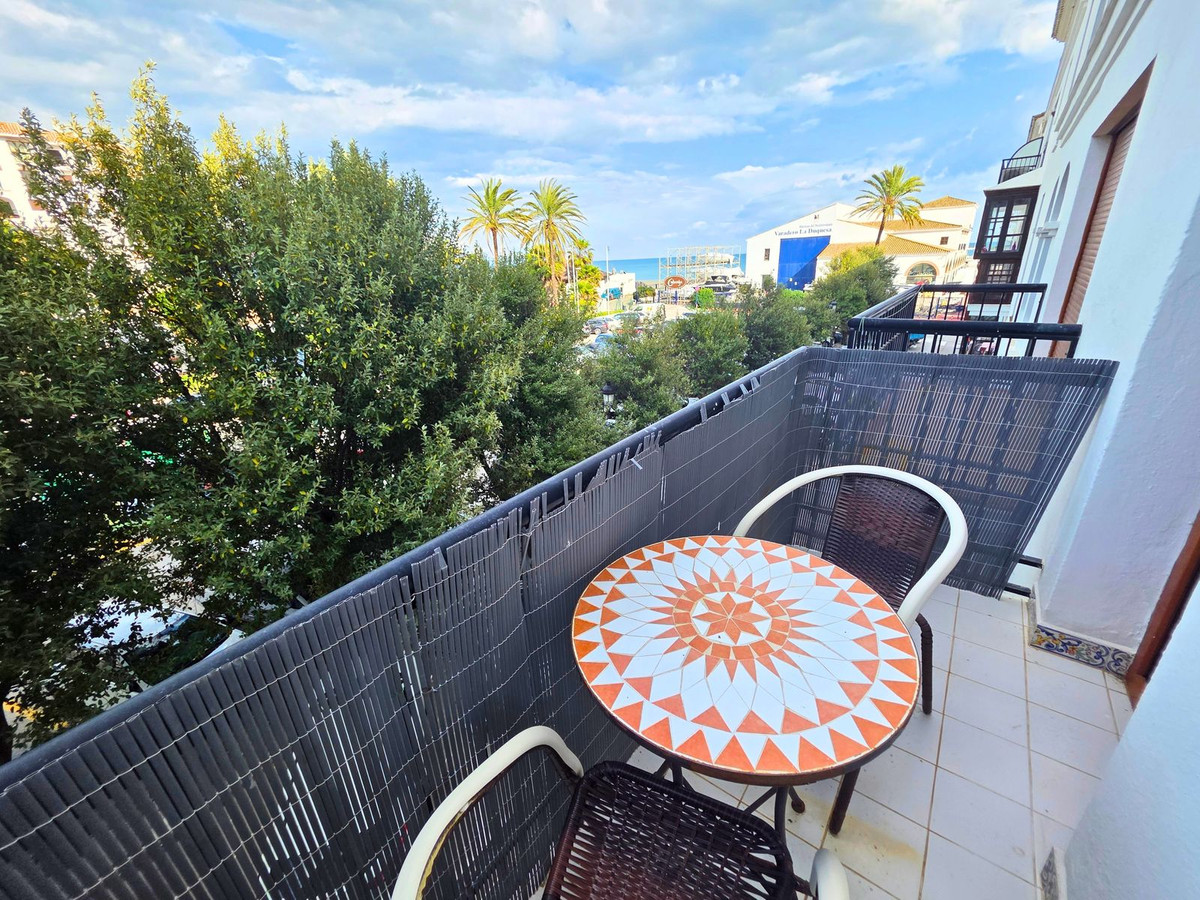 3 Bed, 2 Bath, ApartmentFor Sale, La Duquesa, Malaga