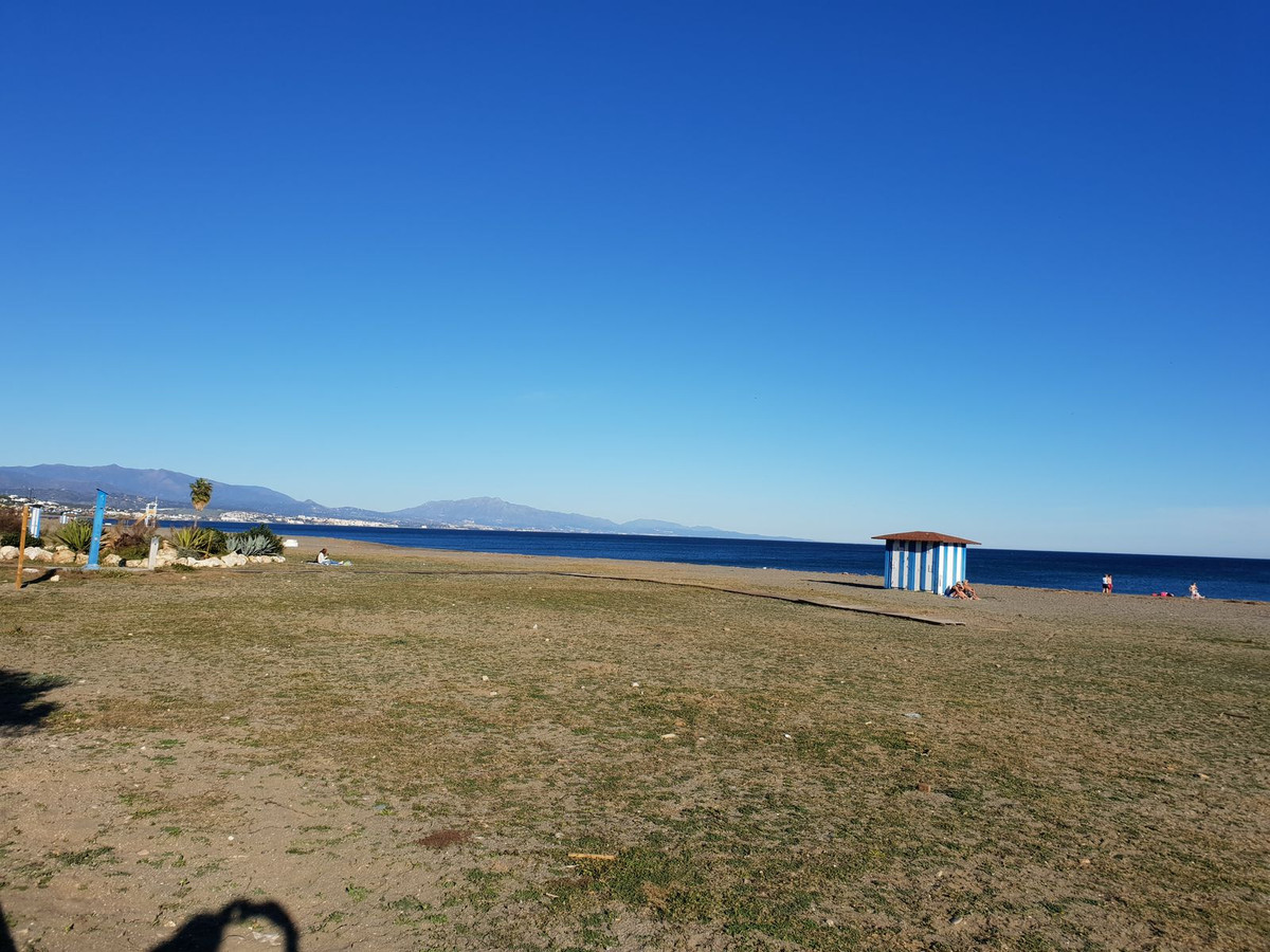 3 Bed, 2 Bath, ApartmentFor Sale, La Duquesa, Malaga