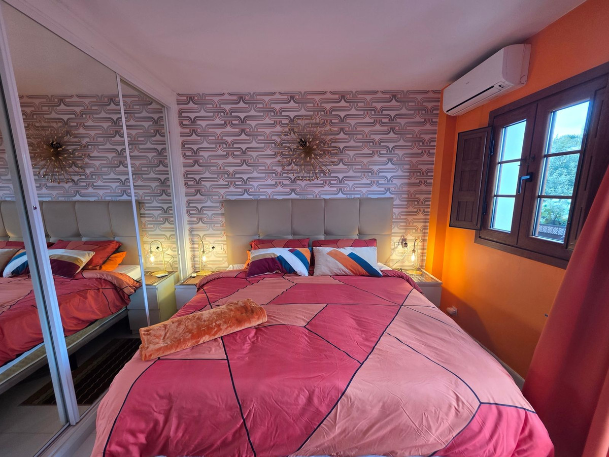 3 Bed, 2 Bath, ApartmentFor Sale, La Duquesa, Malaga