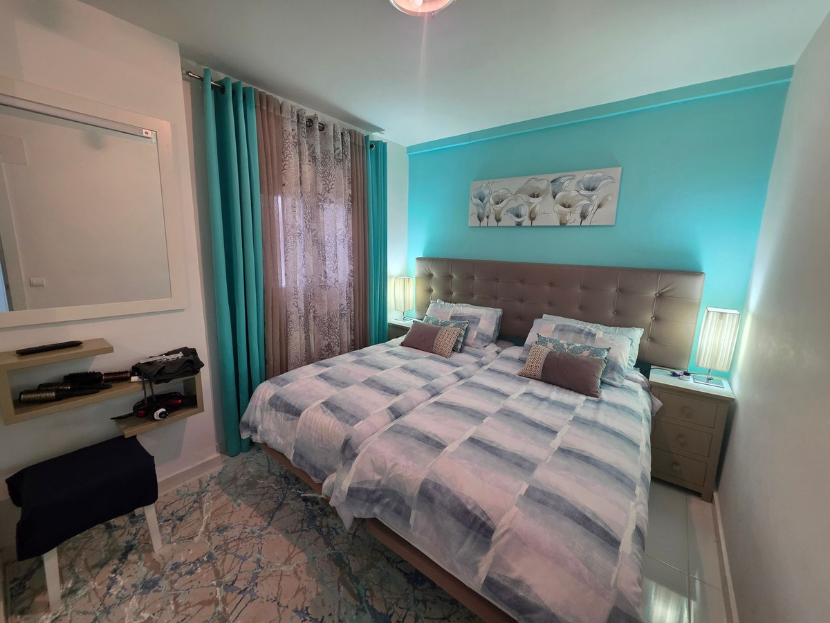 3 Bed, 2 Bath, ApartmentFor Sale, La Duquesa, Malaga