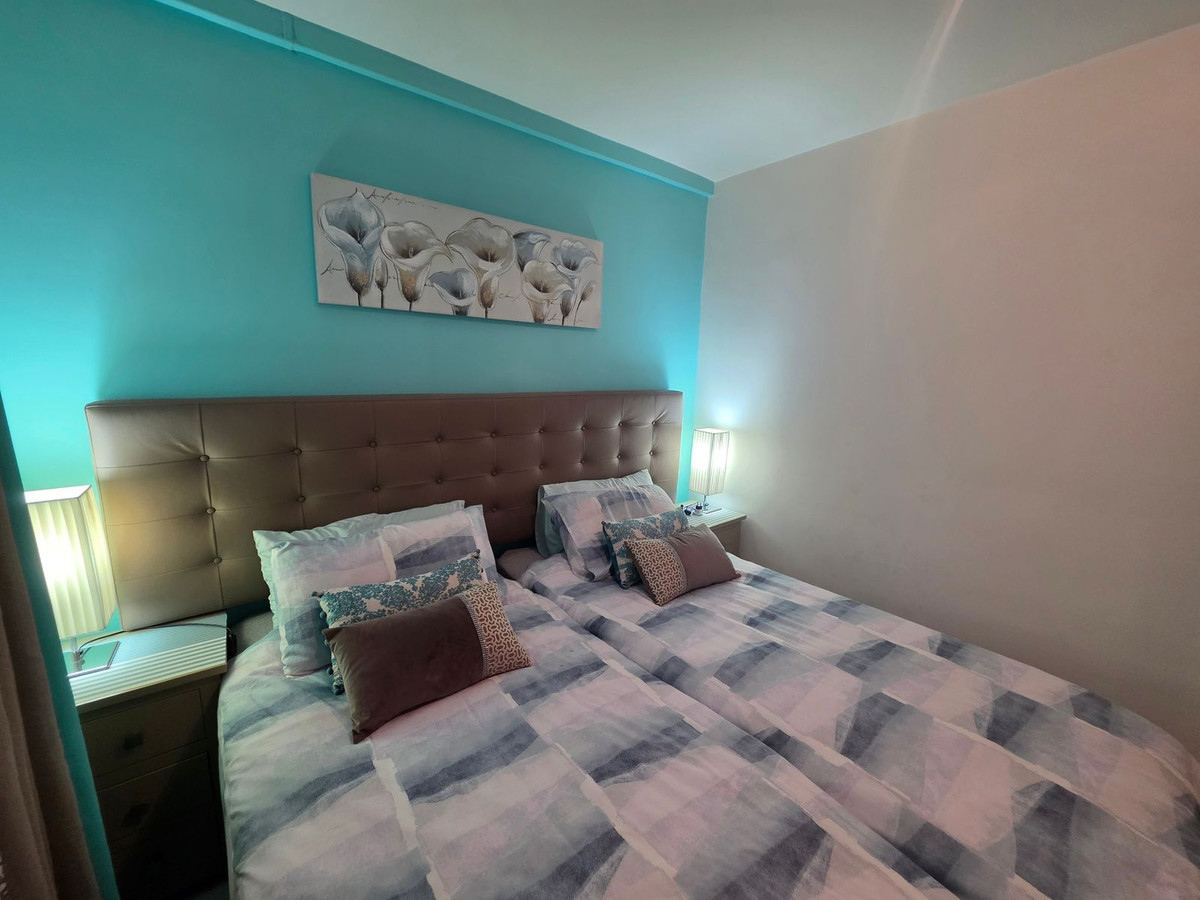 3 Bed, 2 Bath, ApartmentFor Sale, La Duquesa, Malaga