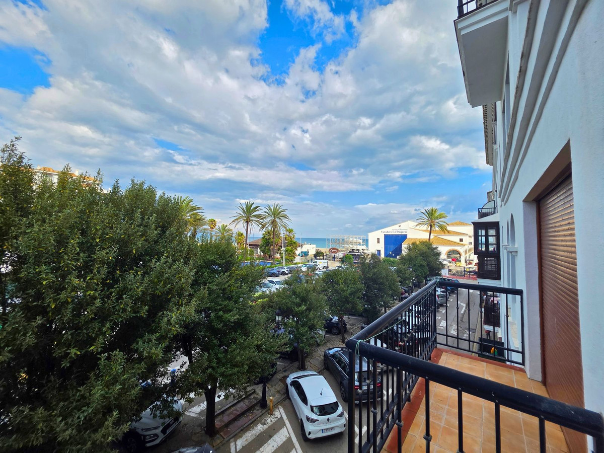 3 Bed, 2 Bath, ApartmentFor Sale, La Duquesa, Malaga