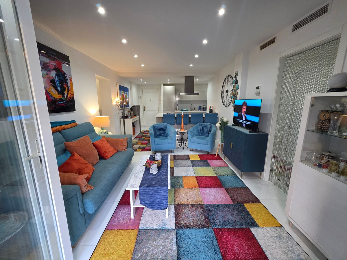 3 Bed, 2 Bath, ApartmentFor Sale, La Duquesa, Malaga